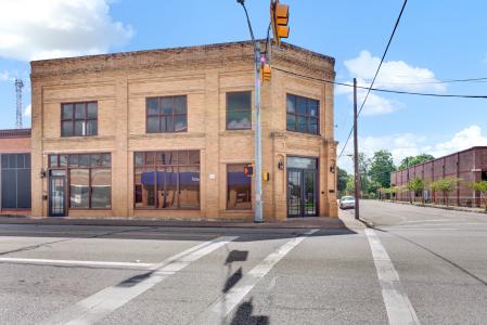 102 N Gordon Street, Alvin, Texas 77511, USA