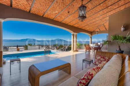 Mazatlán 8,, Chapala, Jalisco 45915, Messico