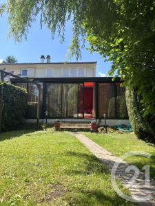 Sucy En Brie, Isla De Francia 94370, Francia