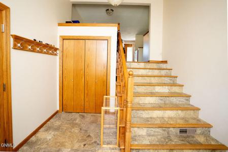 710 10th Avenue, Jamestown, ND 58401, USA