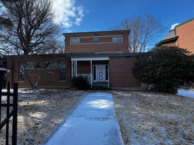 11 Charter Oak Pl, 231, Connecticut 06106, USA