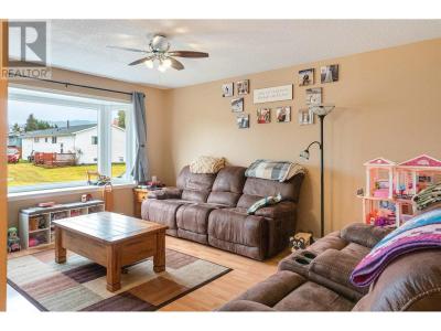44 CARSWELL STREET, Kitimat, Colúmbia Britânica V8C 1B3, Canadá