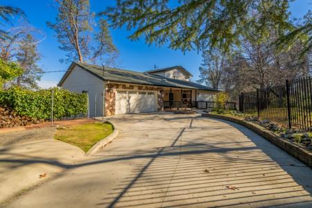 15943 Highland Circle, Redding, California 96001