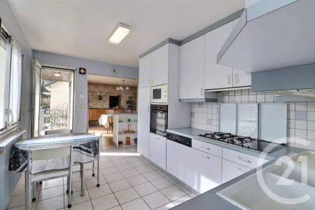 Vaujours, Île-de-France 93410, アキタン