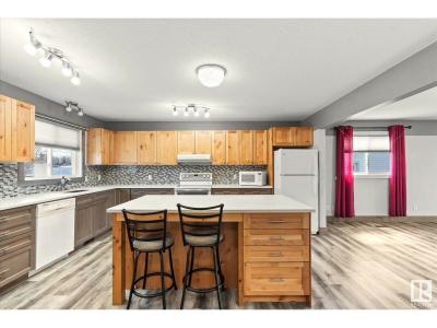 4925 52 ST, Entwistle, Alberta T0E 0S0, Canada