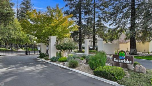 3701 Colonial Drive 23, Modesto, California 95356, USA