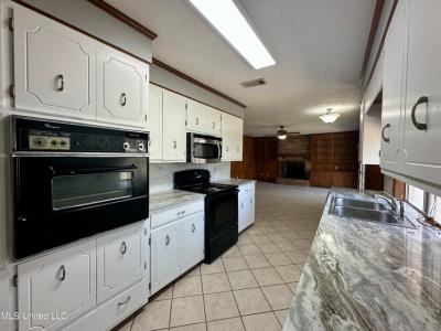 1200 Canterbury Lane, Clinton, Mississippi 39056, USA