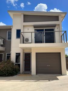 4/61-63 Lambert Drive, Moranbah, QLD 4744, Australia