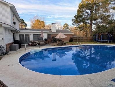 811 Garden Ln, Carthage, Texas 75633