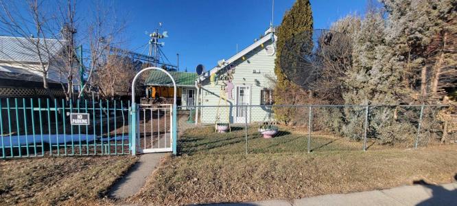 5132 48 STREET, Innisfail, Alberta T4G 1L8, Canadá