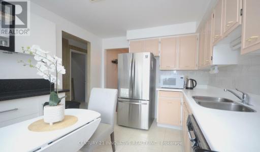 9 CANDY COURTWAY, Toronto (newtonbrook West), Ontario M2R 2Y7, Canada