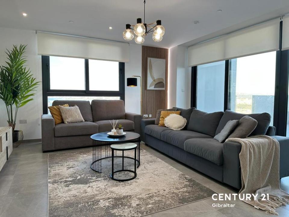 0/1, 196, E1, Eastside, Gibraltar