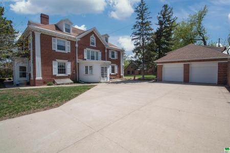 2323 Nebraska Street, Sioux City, Iowa 51104
