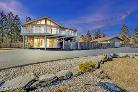 114 Overlook Lane, Lords Valley, Pennsylvania 18428, USA