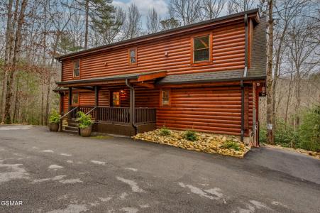 1903 Waters End Road, Walland, Tennessee 37886, USA