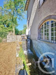 Mozac, Auvérnia 63200, França