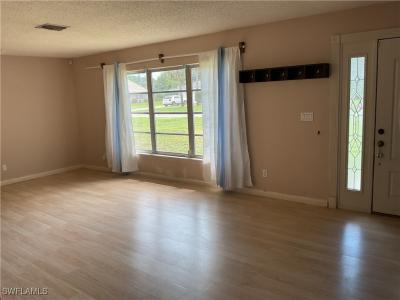 213 Lake Avenue, Lehigh Acres, 佛羅里達州 33936, 美國