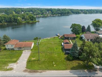 9876 Dixie HIWY, Clarkston, Michigan 48348, Estados Unidos