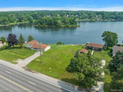 9876 W DIXIE HIWY, Clarkston, Michigan 48348, Estados Unidos
