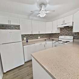 5993 La Pinata Blvd. #C2, Greenacres, Floryda 33463, USA
