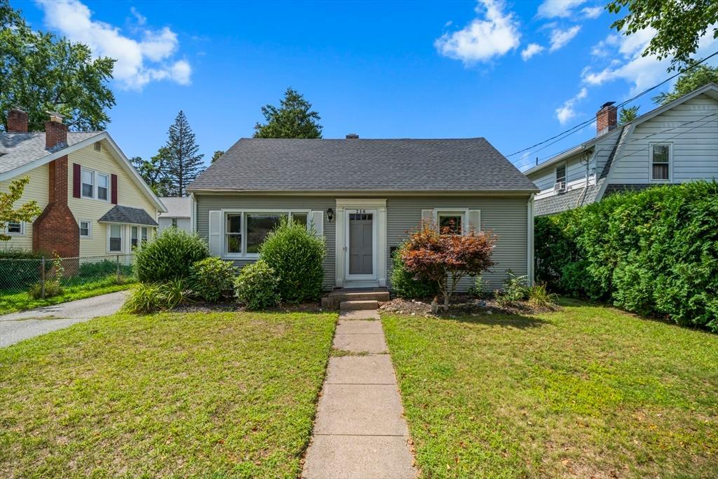 216 Dwight Rd, Springfield, Massachusetts 01108