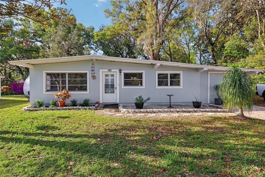 742 Valencia Avenue, Orange City, Florida 32763