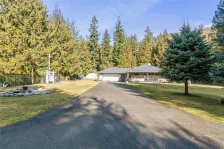 4061 SANTA ROAD, Scotch Creek, Columbia Britannica V0E 1M5, Canada