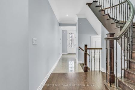 80 HANBURY CRESCENT, Brampton, Ontario L6X 5N7, Canada