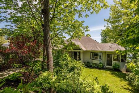376 Rue Monseigneur-Vel, Magog, Quebec J1X 3W5, Canada