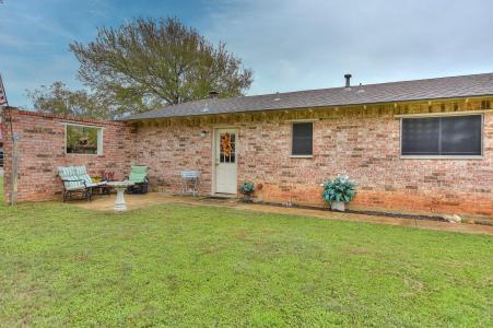 2404 Cottonwood DR A/B, Georgetown, Texas 78628, USA