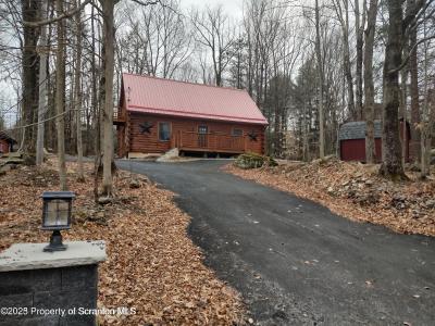 199 W Lakeview Drive W, Hamlin, Pennsylvania 18427, USA