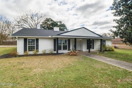 114 Driftwood Drive, Long Beach, Mississippi 39560
