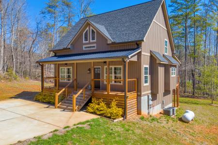 85 Deer Valley Estates Rd., Sautee Nacoochee, Georgia 30571, USA