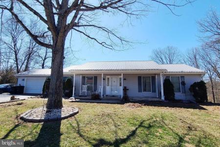 145 Woodside Lane, Berkeley Springs, WV 25411, USA