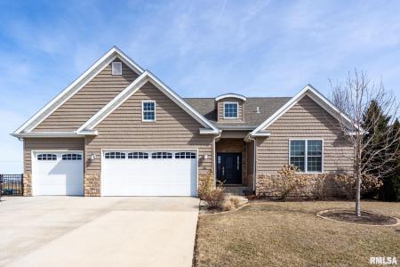 46 Cobblestone Lane, Le Claire, Iowa 52753, USA