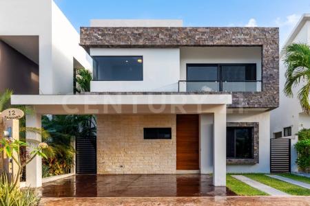 Cancún/Benito Juárez, Quintana Roo 77560, Mexico