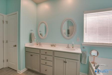 6553 Moon Crest Lane, Huntsville, Alabama 35806