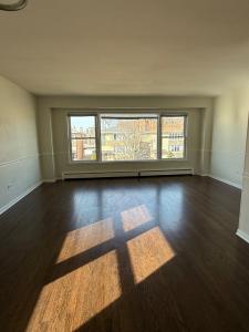 8527 W Berwyn Avenue , 2, Chicago, Illinois 60656, HOA KỲ