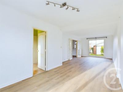 Elancourt, Île-de-France 78990, アキタン