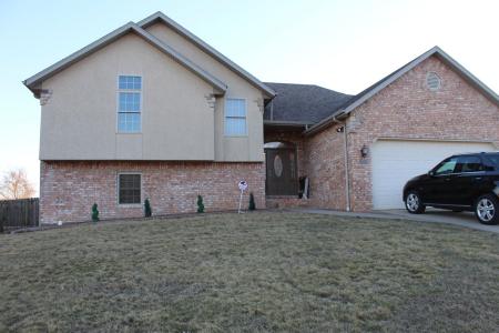 1100 Chicory Lane, Aurora, Missouri 65605, USA