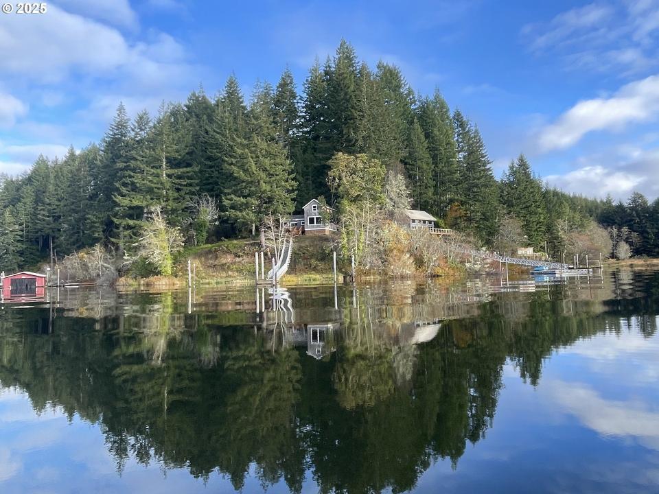1607 N Tenmile, Lakeside, Oregon 97449