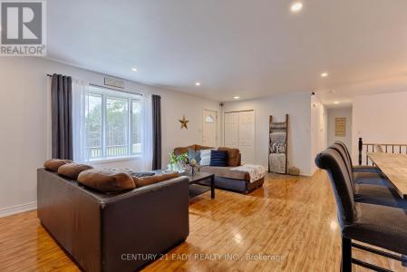 754 CROOKED RAPIDS ROAD NORTH, North Algona Wilberforce, Ontario K0J 1T0, CANADÁ