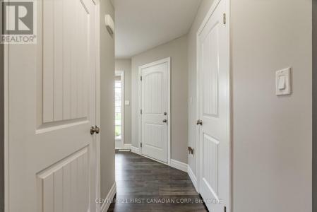 181 GILMOUR DRIVE, Lucan Biddulph (lucan), Ontario N0M 2J0, Canada