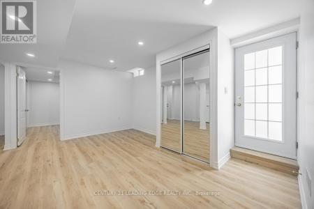 42 NORTHAMPTON STREET, Brampton (westgate), Ontario L6S 3Y7, Canada