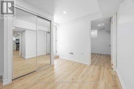 42 NORTHAMPTON STREET, Brampton (westgate), Ontario L6S 3Y7, Canada