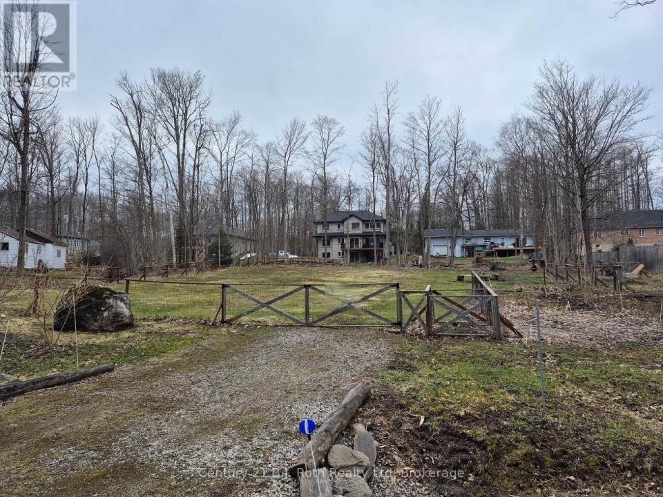 76 MCARTHUR DRIVE, Penetanguishene, Ontario L9M 1W9, Canada