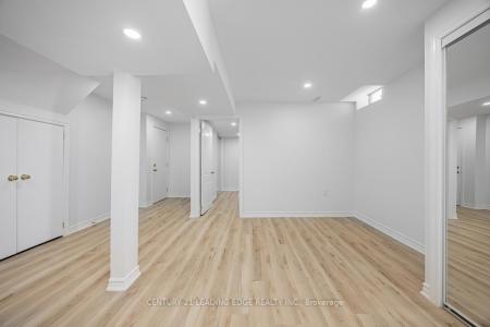42 NORTHAMPTON STREET, Brampton, Ontario L6S 3Y7, Canada