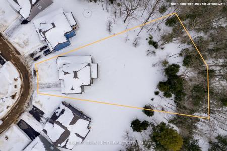 22 DYER CRESCENT, Bracebridge, Ontario P1L 0N4, Kanada