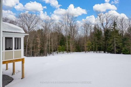 22 DYER CRESCENT, Bracebridge, Ontario P1L 0N4, Kanada