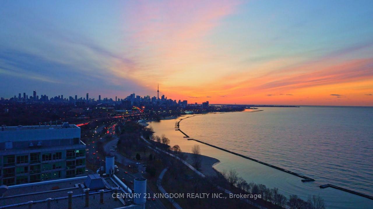 1926 LAKE SHORE BOULEVARD W, Toronto, Ontario M6S 0B1, Canada